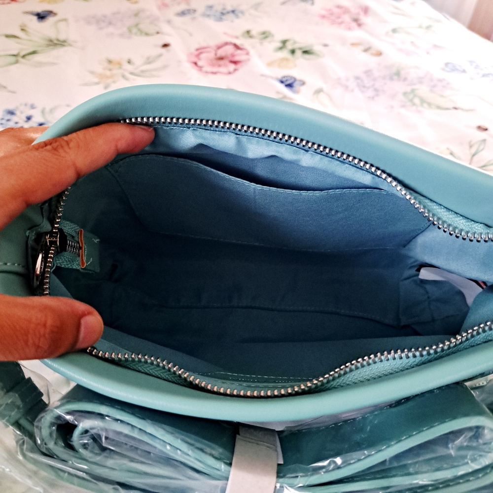 NWT Valentino Orlandi Turquoise Crossbody Bag 💢PRICE FIRM Not Accepting Offers - Picture 2 of 4